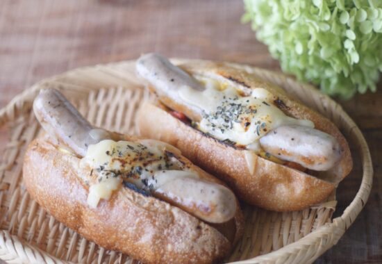 kurashinokobokoneriの自家製酵母パンとどらやきが並ぶ出店風景