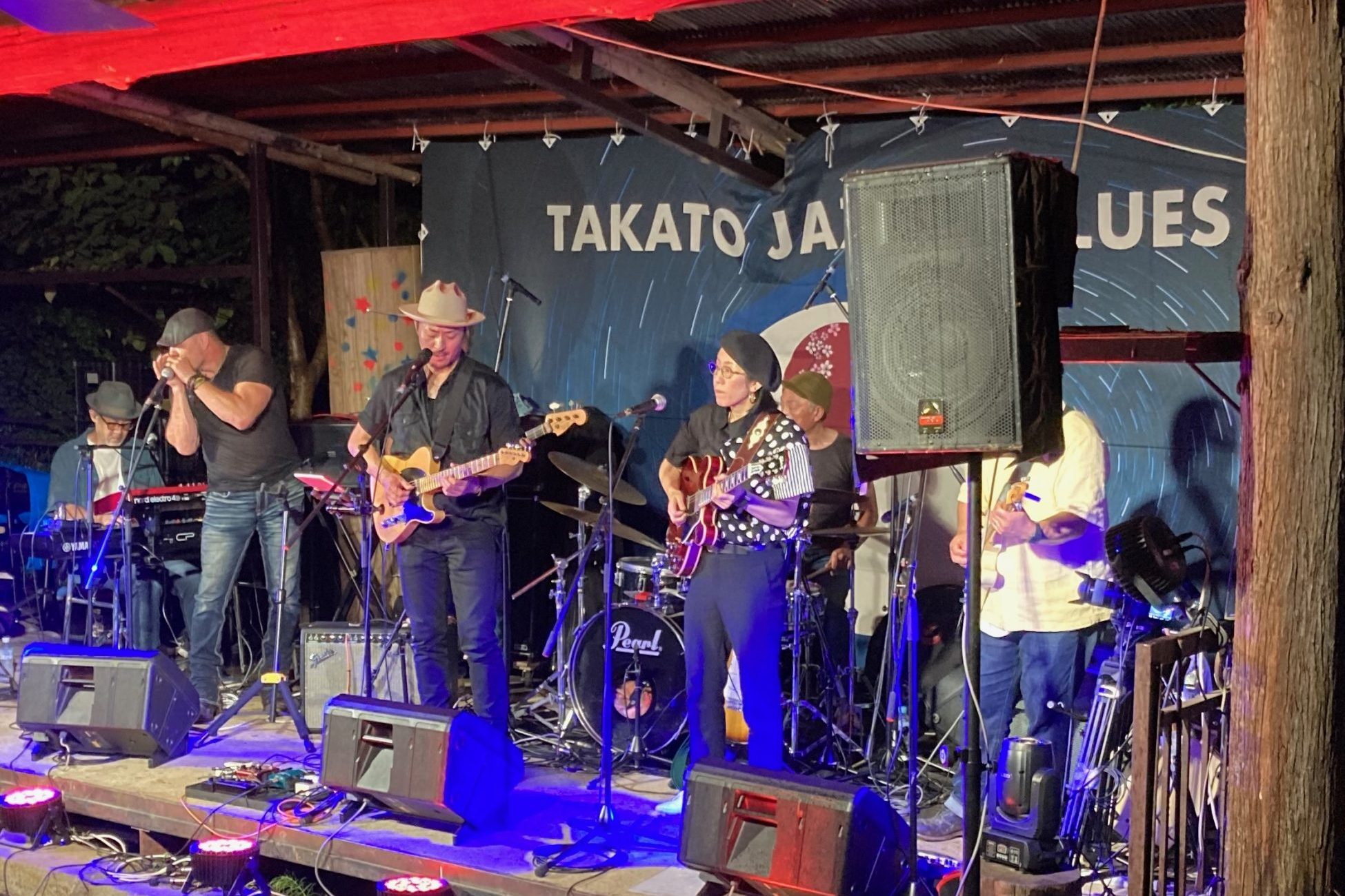 高遠ジャズ＆ブルースフェスティバル2026のステージでミュージシャンたちが共演するライブ風景